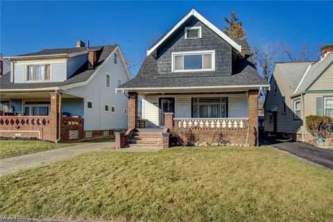 13809 Thornhurst Ave, Garfield Heights, OH 44105