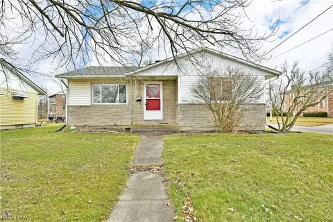 1859 Parkwood Dr NW, Warren, OH 44485
