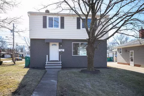 14584 Lisa Dr, Maple Heights, OH 44137
