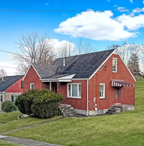 112 Valley Way, Weirton, WV 26062