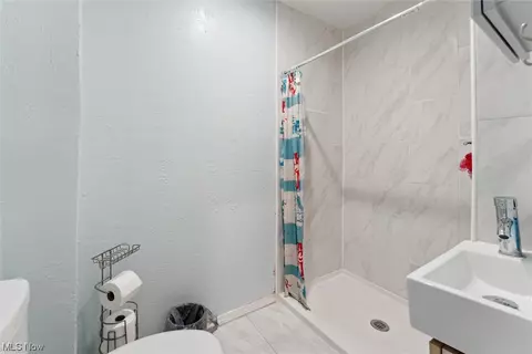 5835 Washington Ave, Ashtabula, OH 44004 photo 31