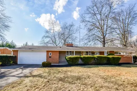 241 Briar Ave NE, North Canton, OH 44720