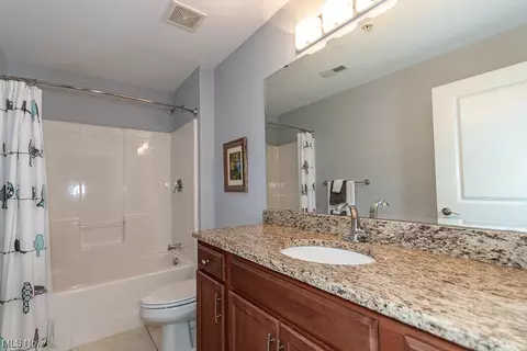 Bath - 9419 Larimar Dr, Willowick, OH 44095 photo 2 of 6