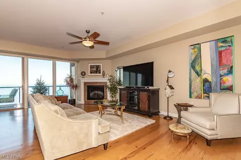 Living - 9419 Larimar Dr, Willowick, OH 44095 photo 1 of 6