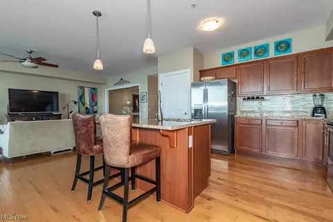 Kitchen - 9419 Larimar Dr, Willowick, OH 44095 photo 5 of 6