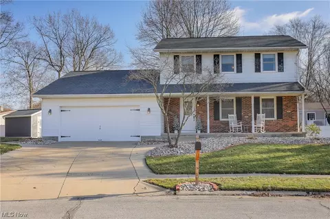 375 Tulip Trl, Wadsworth, OH 44281
