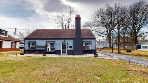 3984 Lancaster Rd, South Euclid, OH 44121