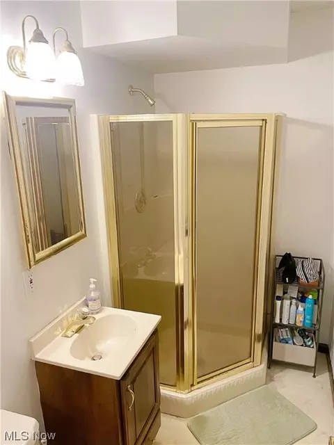 Bath - 32975 Ledge Hl, Solon, OH 44139 photo 1 of 1