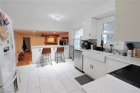 Kitchen - 32975 Ledge Hl, Solon, OH 44139 photo 3 of 3