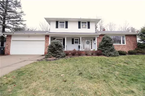 32975 Ledge Hl, Solon, OH 44139