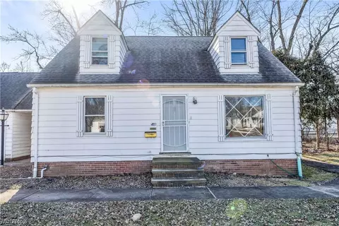 15400 Rockside Rd, Maple Heights, OH 44137