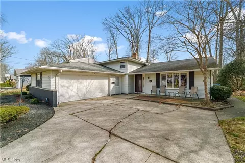 4537 Michael Ave, North Olmsted, OH 44070