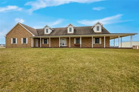 8817 Day SW, Navarre, OH 44662