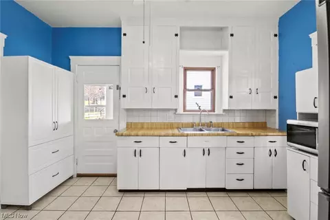 411 Sharp St, Salem, OH 44460 photo 6