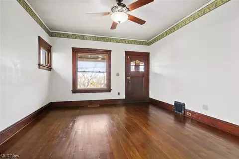 411 Sharp St, Salem, OH 44460 photo 3