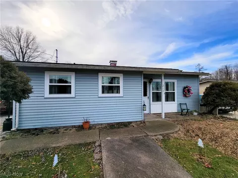 213 Illinois Ave, Girard, OH 44420