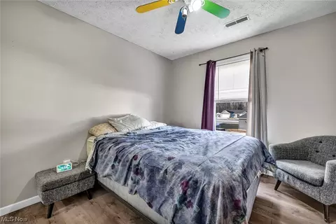 Bedroom - 40068 Hope Ct, Elyria, OH 44035 photo 4 of 6