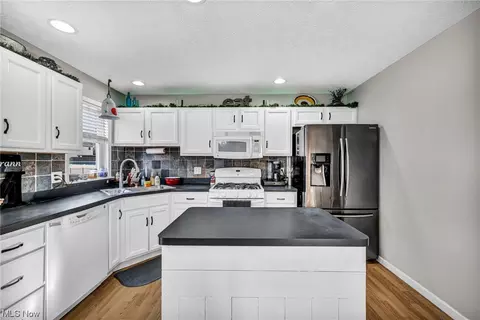 Kitchen - 40068 Hope Ct, Elyria, OH 44035 photo 2 of 3