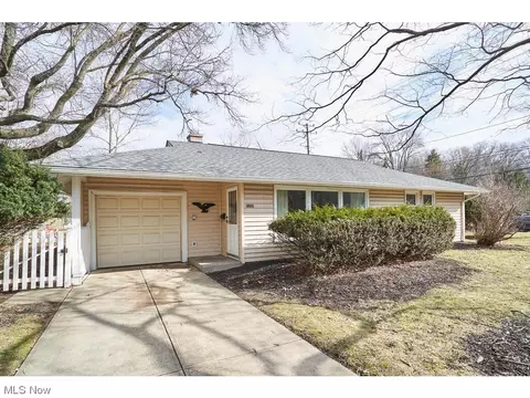 9664 W Ridgewood, Parma Heights, OH 44130