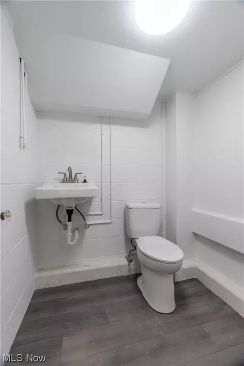 Bath - 155 E Vermont Ave, Sebring, OH 44672 photo 5 of 6