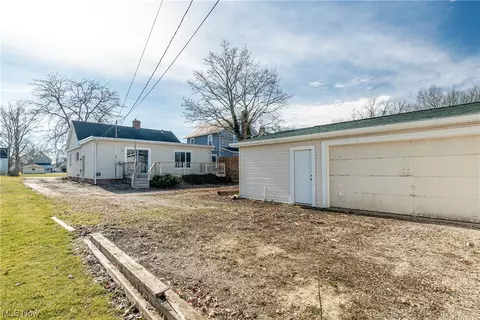 Exterior - 155 E Vermont Ave, Sebring, OH 44672 photo 3 of 3