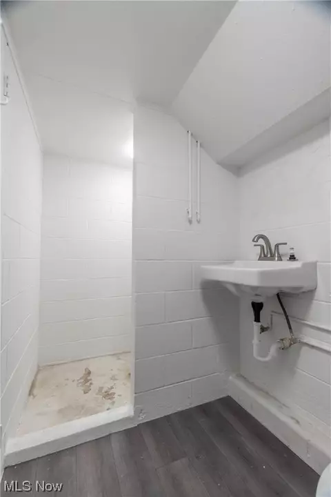 Bath - 155 E Vermont Ave, Sebring, OH 44672 photo 6 of 6