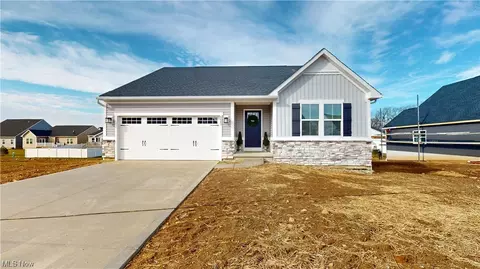 6889 Harrington Court Ave NE, Canton, OH 44721