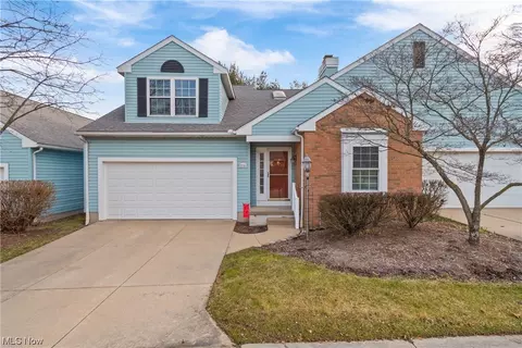 2151 Abbey Rd #37, Akron, OH 44312