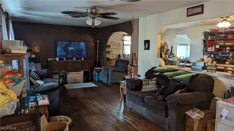 Living - 6224 Lucas Ave, Ashtabula, OH 44004 photo 2 of 6