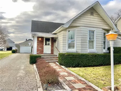 420 North St, Crooksville, OH 43731