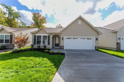 70 Tanners Farm Dr, Painesville, OH 44077