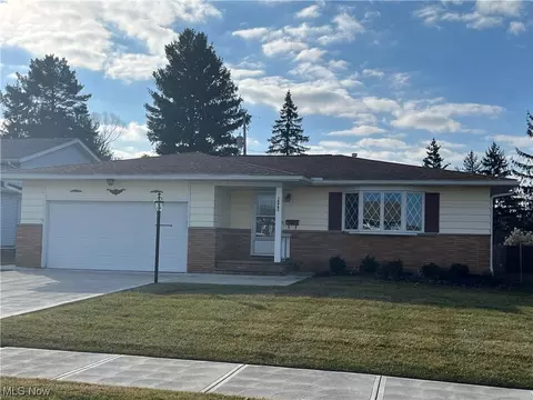 10965 Gross Dr, Parma, OH 44130