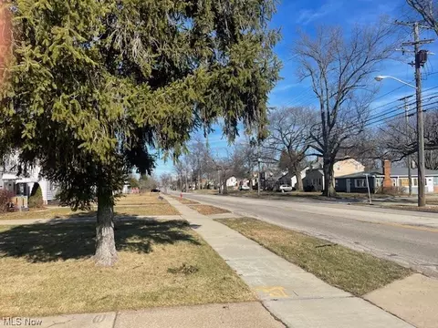 View/Area - 696 E 260th, Euclid, OH 44132 photo 1 of 1