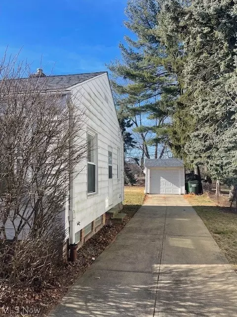 Exterior - 696 E 260th, Euclid, OH 44132 photo 5 of 6