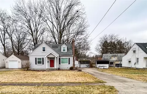 3246 Hermosa Dr, Youngstown, OH 44511