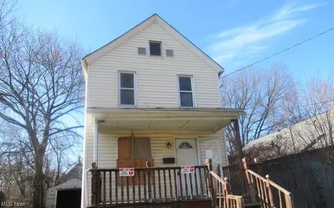 1144 Bellows, Akron, OH 44301