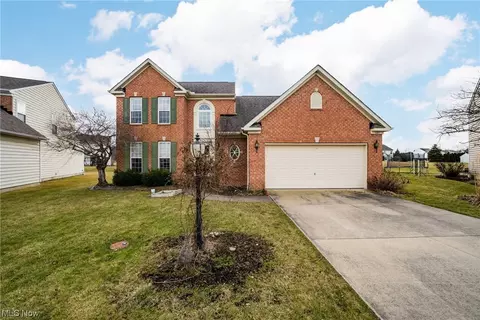 721 Jockeys Cir, Avon Lake, OH 44012