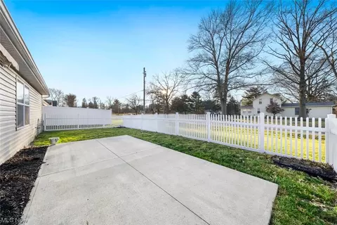 Exterior - 110 Haydens Arbor, Elyria, OH 44035 photo 5 of 7