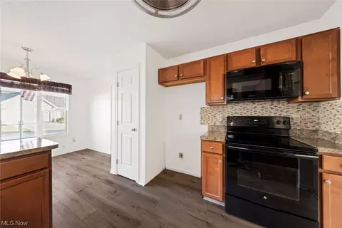 Kitchen - 110 Haydens Arbor, Elyria, OH 44035 photo 4 of 5