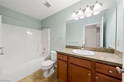 Bath - 110 Haydens Arbor, Elyria, OH 44035 photo 1 of 2