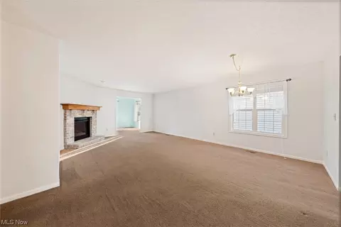 Living - 110 Haydens Arbor, Elyria, OH 44035 photo 1 of 3