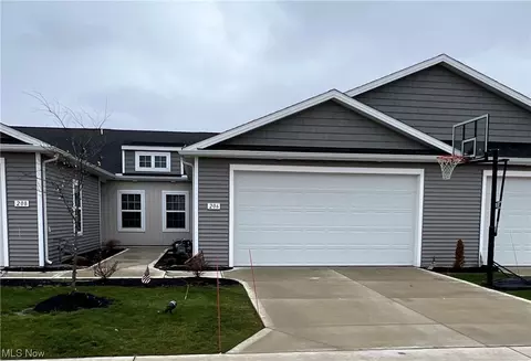 206 Silver Spring Cir #206, Elyria, OH 44035