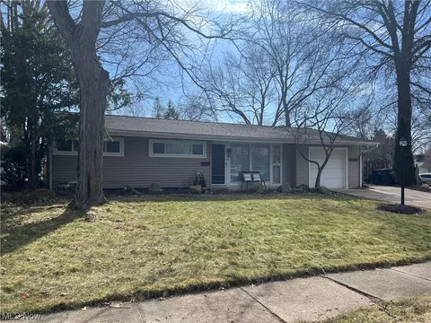 1326 Dewitt Dr, Akron, OH 44313