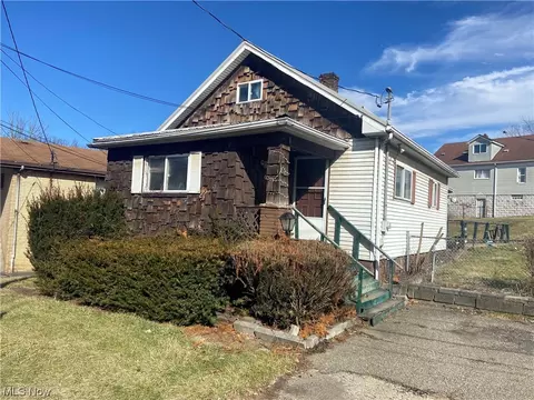 100 N 12th St, Weirton, WV 26062