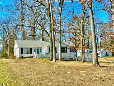 6130 Renninger Rd, New Franklin, OH 44319