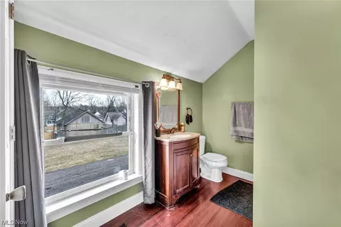 Bath - 218 7th St, Elyria, OH 44035 photo 4 of 4