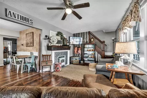 Living - 218 7th St, Elyria, OH 44035 photo 3 of 6