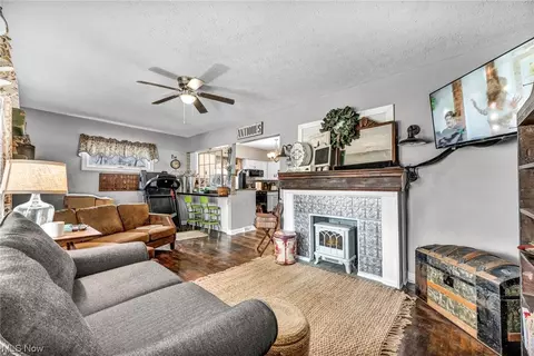 Living - 218 7th St, Elyria, OH 44035 photo 1 of 6
