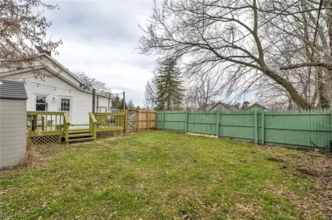 Exterior - 218 7th St, Elyria, OH 44035 photo 2 of 4