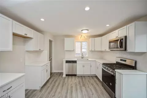 Kitchen - 331 E 262nd St, Euclid, OH 44132 photo 2 of 2